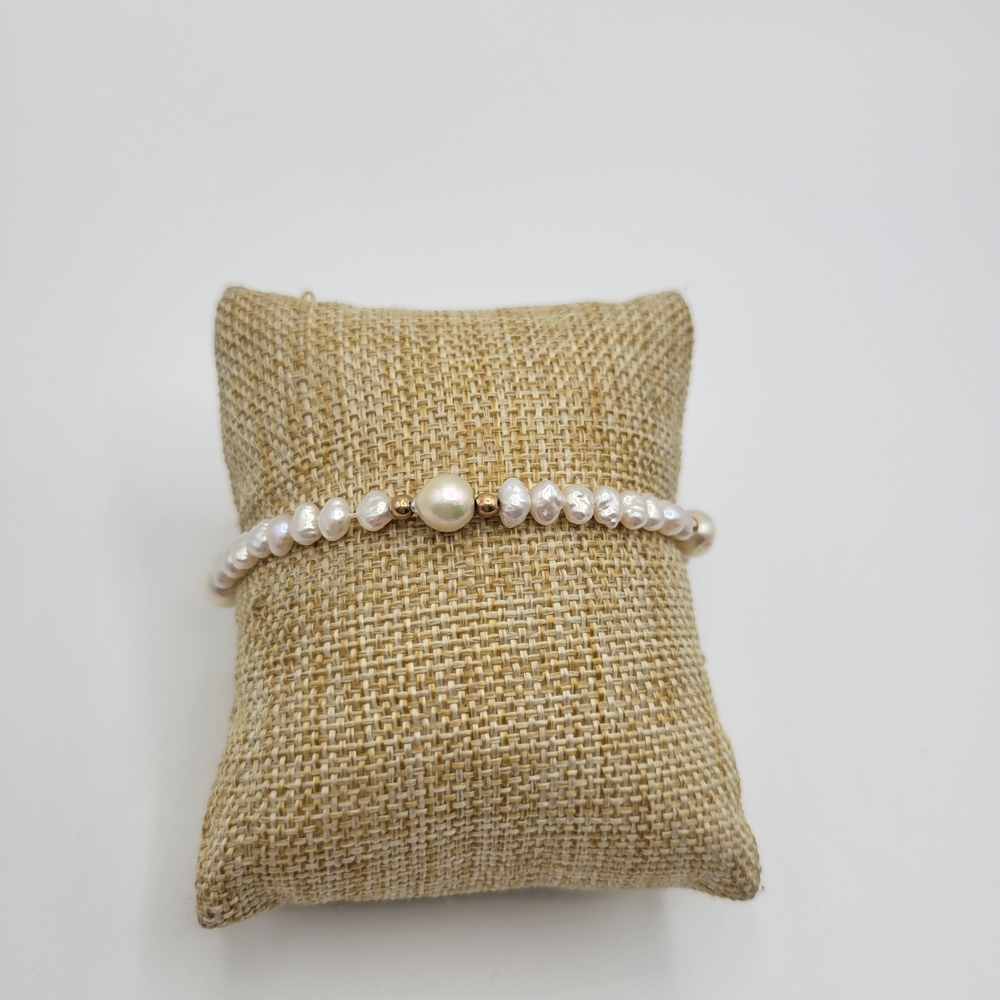 Vintage Classic Fresh Water Pearl and 14K Yellow Gold Beaded Bracelet